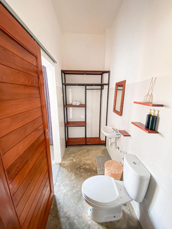 Turtle House Surf & Stay Airsatang Esterno foto
