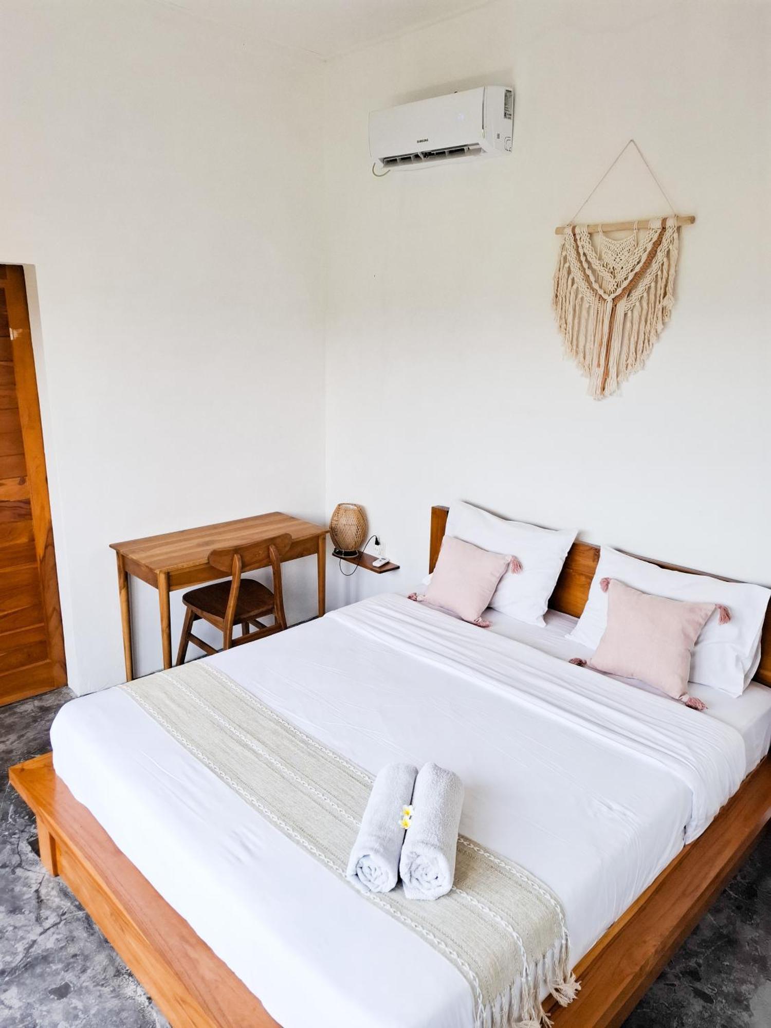 Turtle House Surf & Stay Airsatang Esterno foto